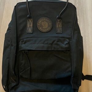 KÅNKEN NO. 2 BLACK LAPTOP 15